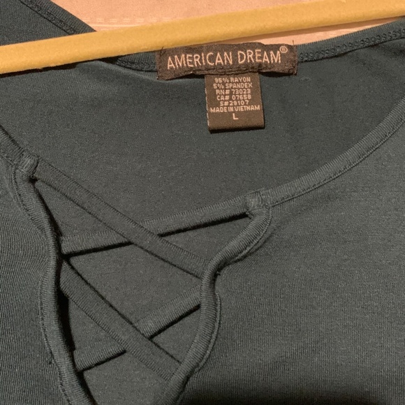 Emerald green criss cross front v neck top - Picture 2 of 3